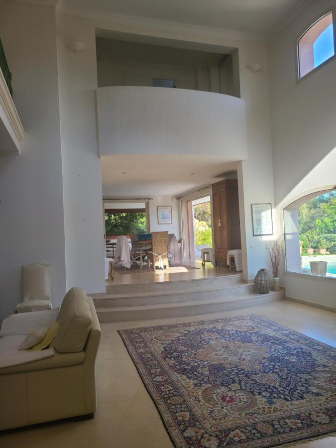 Villa Mycenes Gareoult ภายนอก รูปภาพ